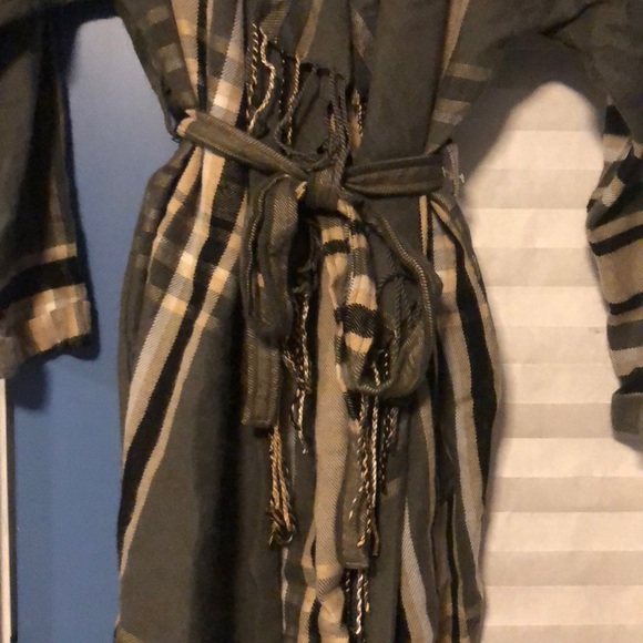 Sweater - Picture 3 of 4